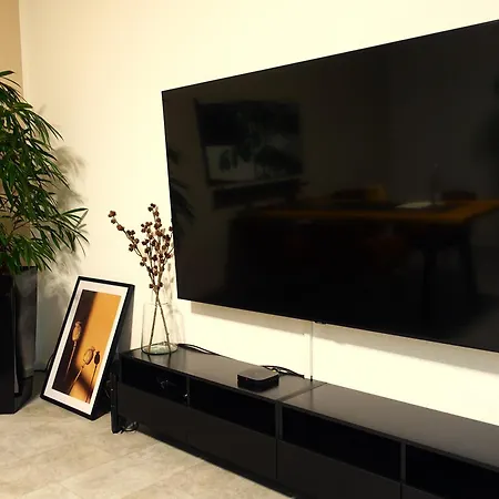 Getaway Apartment Mit Balkon - Ruhiges Business-Apartment - Direkte S-Bahn Nach Messe Dus & Ess *