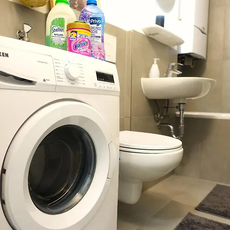 Getaway Mit Balkon - Grossem Doppelbett & Schlafsofa Fuer Insg 4 Pers - Ruhig Gelegen, Ideal Zum Wohlfuehlen&ankommen - Kinderbett&hochstuhl - Messe Duesseldorf&essen - S-bahn Апартаменты