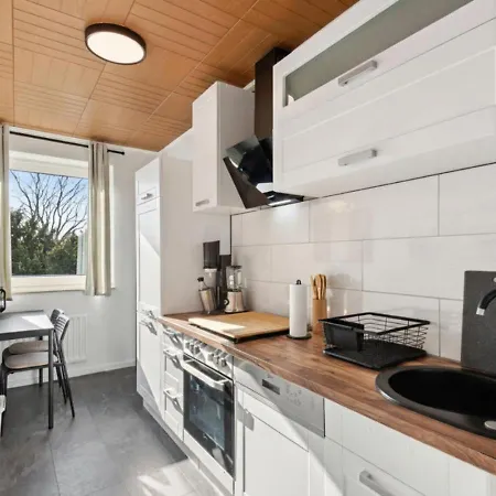 Апартаменты Getaway Mit Balkon - Grossem Doppelbett & Schlafsofa Fuer Insg 4 Pers - Ruhig Gelegen, Ideal Zum Wohlfuehlen&ankommen - Kinderbett&hochstuhl - Messe Duesseldorf&essen - S-bahn