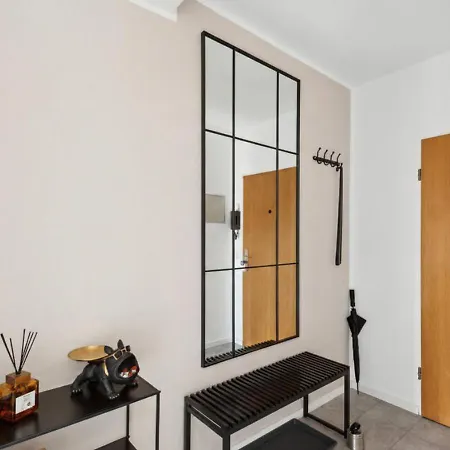 Getaway Apartment Mit Balkon - Ruhiges Business-Apartment - Direkte S-Bahn Nach Messe Dus & Ess *