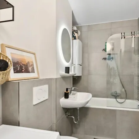 Getaway Apartment Mit Balkon - Ruhiges Business-Apartment - Direkte S-Bahn Nach Messe Dus & Ess *