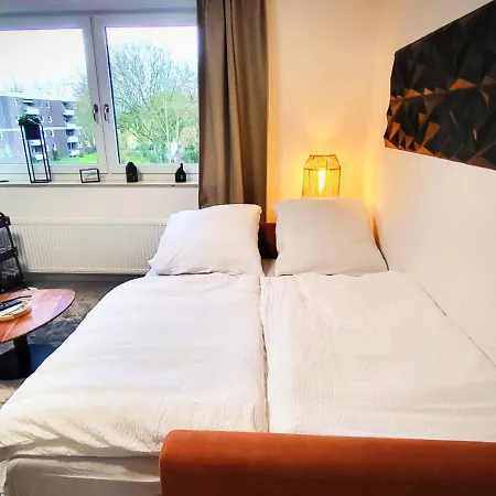 Getaway Mit Balkon - Grossem Doppelbett & Schlafsofa Fuer Insg 4 Pers - Ruhig Gelegen, Ideal Zum Wohlfuehlen&ankommen - Kinderbett&hochstuhl - Messe Duesseldorf&essen - S-bahn Апартаменты *